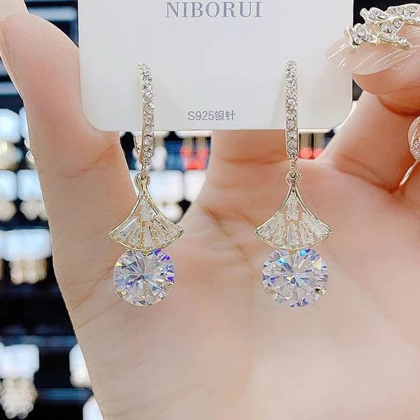 💖💖Scalloped Crystal Earrings