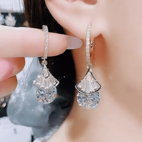 💖💖Scalloped Crystal Earrings