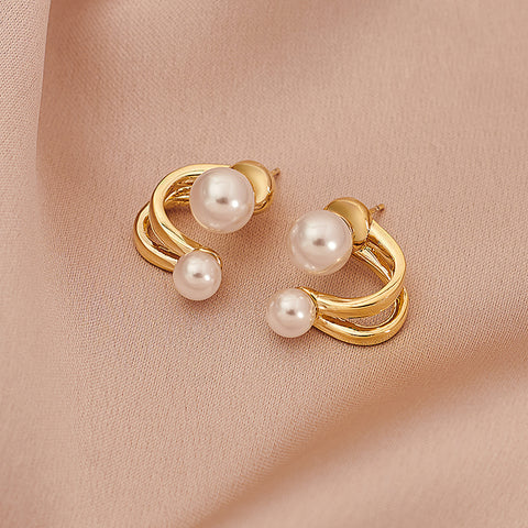 Gold Pearl Earrings